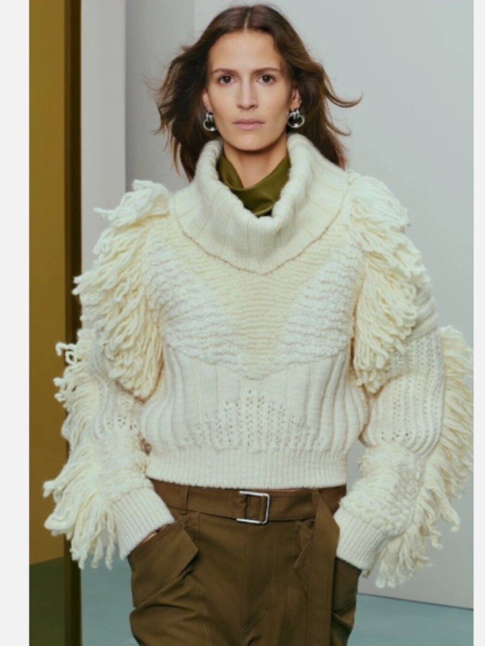 ZARA SRPLS FRNG KNT 11 FRINGED SWEATER ECRU EUC FW24 SIZE MEDIUM 6693/901